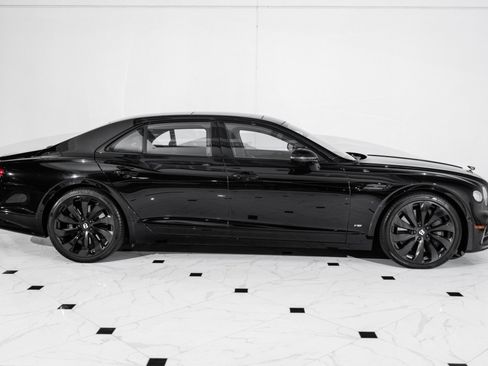 Certified 2022 Bentley Flying Spur V8 AWD/4WD image 5