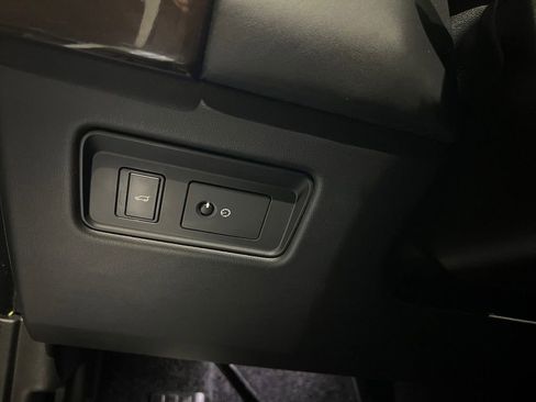 Used 2018 Land Rover Range Rover Long Wheelbase Supercharged image 39