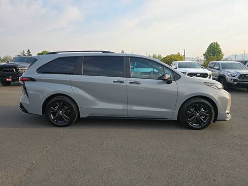 Certified 2026 Toyota Sienna XSE AWD/4WD image 2