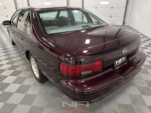 Used 1995 Chevrolet Impala SS RWD image 8
