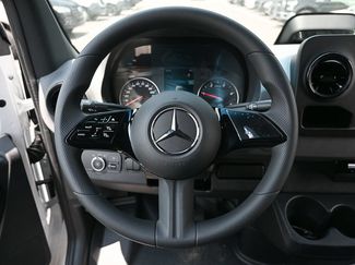Used 2025 Mercedes-Benz Sprinter 2500 video 2