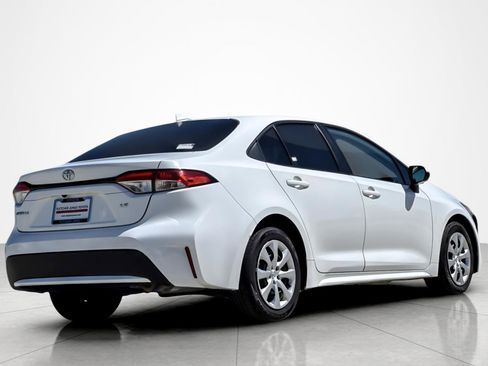 Used 2022 Toyota Corolla LE image 5