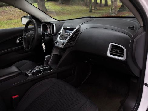 Used 2015 Chevrolet Equinox LS image 55