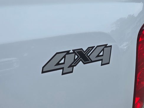 Used 2014 Chevrolet Silverado 2500 LT AWD/4WD image 11