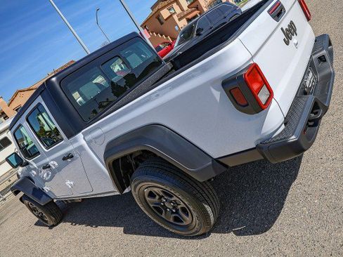 New 2026 Jeep Gladiator Sport image 9