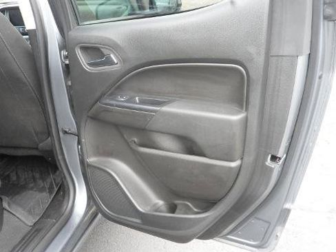 Used 2022 Chevrolet Colorado LT w/ LT Convenience Package image 16