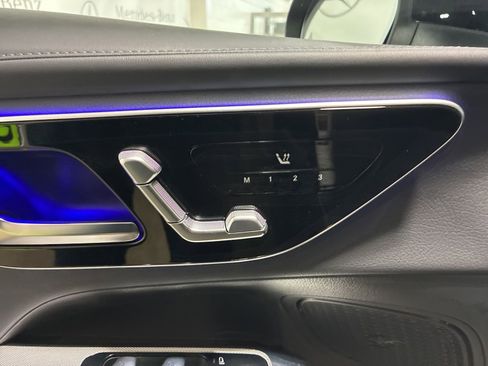 Used 2025 Mercedes-Benz GLC 300 GLC 300 image 16