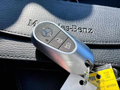 Used 2025 Mercedes-Benz C 300 Sedan image 14