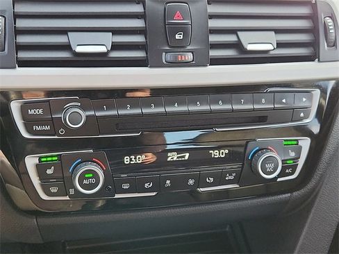 Used 2018 BMW 320i xDrive 320i xDrive image 9