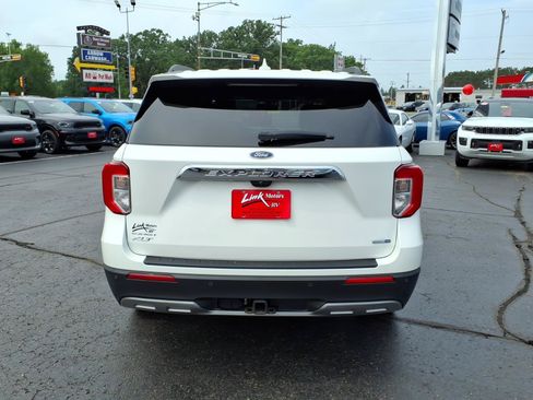 Used 2020 Ford Explorer XLT w/ Equipment Group 202A AWD/4WD image 5