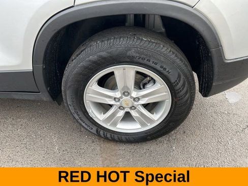 Used 2021 Chevrolet Trax LS w/ Tint and Cruise Package image 46