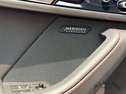 Used 2015 Jaguar F-TYPE R RWD image 23