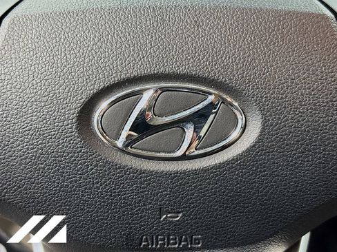 Used 2022 Hyundai Venue SEL FWD image 32