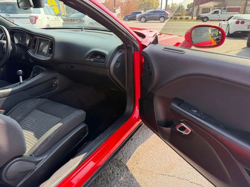 Used 2018 Dodge Challenger R/T RWD image 22
