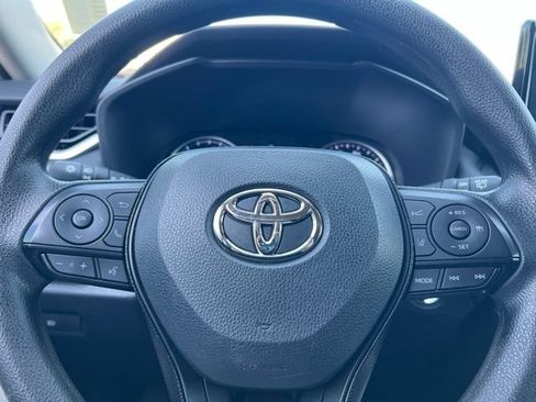 Used 2021 Toyota RAV4 XLE w/ Carpet Mat Package (TMS) AWD/4WD image 21