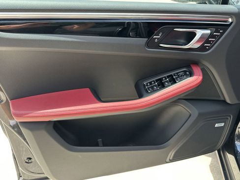 New 2025 Porsche Macan image 20