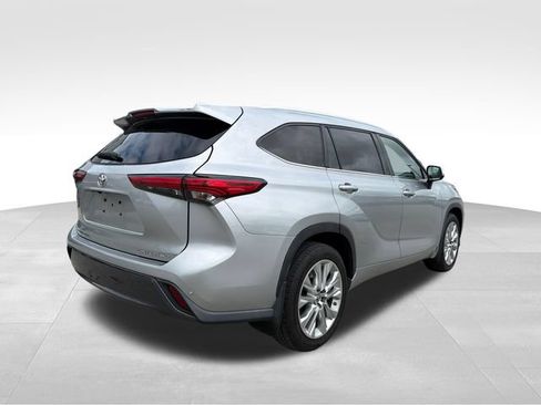 Used 2021 Toyota Highlander Limited AWD/4WD image 5