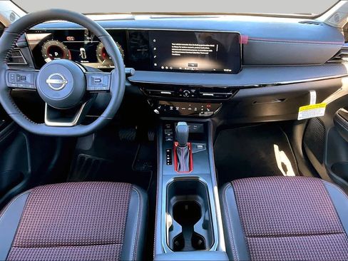New 2026 Nissan Kicks SR w/ SR Premium Package FWD image 5