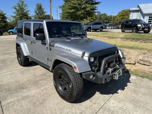 Used 2015 Jeep Wrangler Unlimited Rubicon w/ Connectivity Group image 2