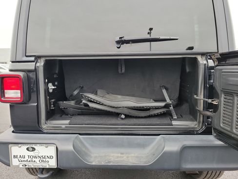 Used 2020 Jeep Wrangler Sport image 13