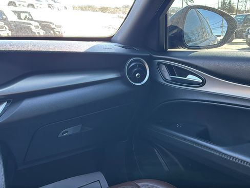 Used 2024 Alfa Romeo Stelvio Ti image 22