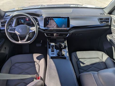 Used 2024 Volkswagen Atlas Cross Sport SE image 28