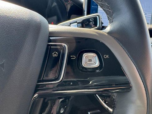 Used 2025 Lincoln Corsair Reserve w/ Rear Removable Package Tray image 19