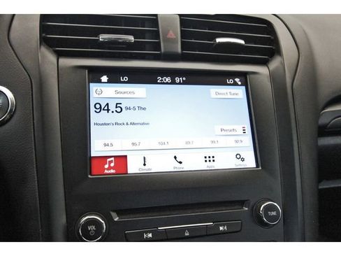 Used 2018 Ford Fusion SE w/ Equipment Group 201A FWD image 23