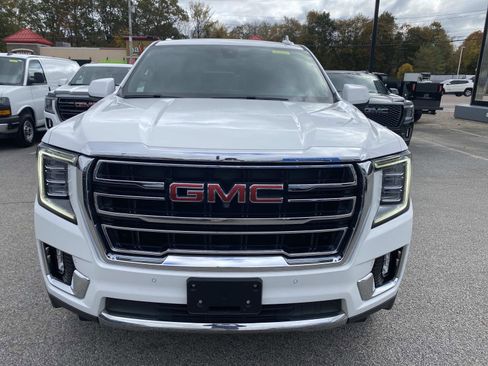 Used 2022 GMC Yukon SLT w/ SLT Premium Package image 10