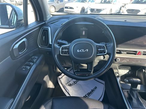Used 2024 Kia Sorento S image 10