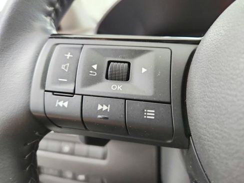 Used 2023 Nissan Rogue SL w/ SL Premium Package image 27