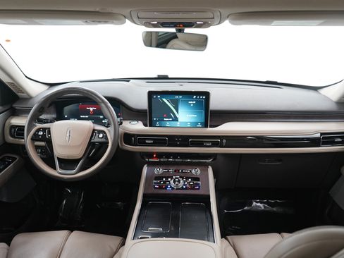 Used 2022 Lincoln Aviator Reserve w/ Equipment Group 201A AWD/4WD image 13