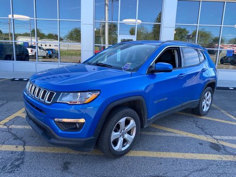 Used 2017 Jeep Compass Latitude AWD/4WD image 1