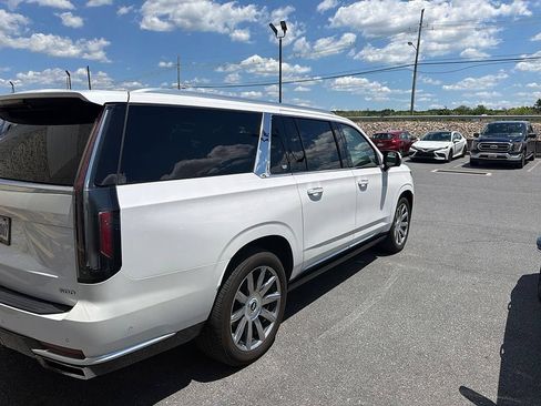 Used 2021 Cadillac Escalade ESV Premium Luxury Platinum AWD/4WD image 4