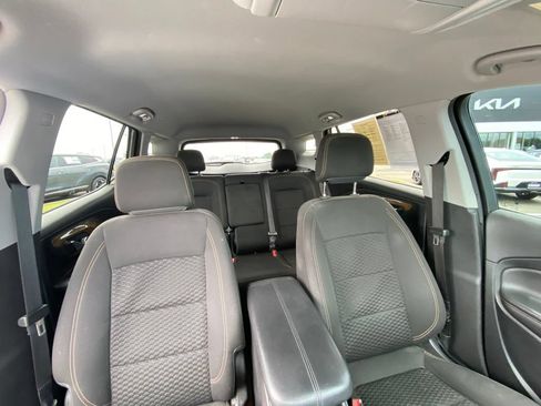 Used 2021 GMC Terrain SLE FWD image 29
