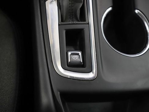 Used 2020 Chevrolet Equinox LT image 24