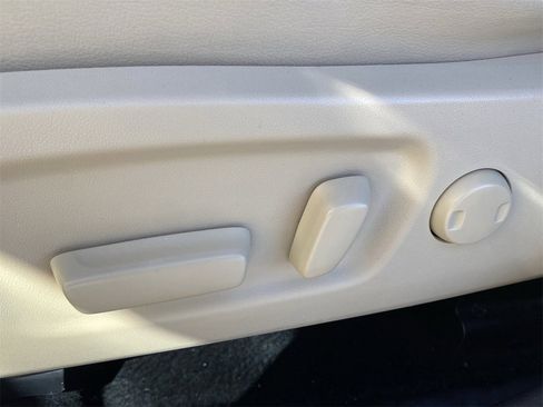 Used 2014 Toyota Highlander Plus image 22