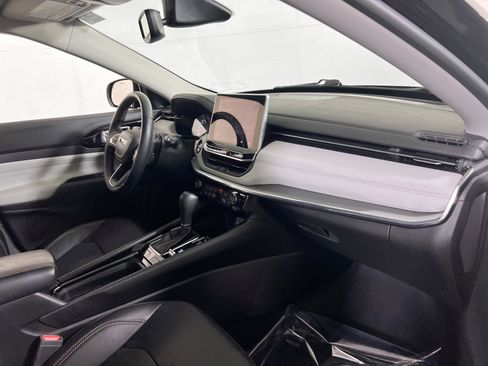 Used 2022 Jeep Compass Limited image 26