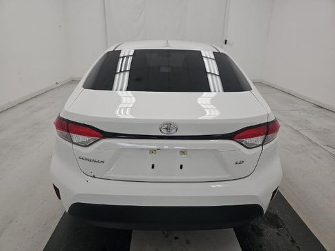 Used 2024 Toyota Corolla LE FWD image 5
