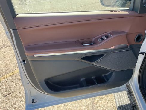 New 2026 Lincoln Navigator Reserve AWD/4WD image 10