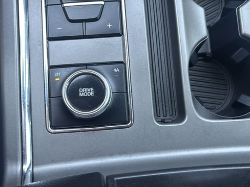 Used 2020 Ford Expedition XLT AWD/4WD image 32