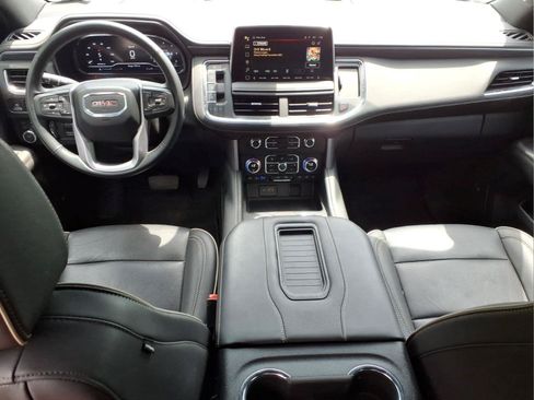 Used 2024 GMC Yukon SLT w/ SLT Luxury Package AWD/4WD image 8