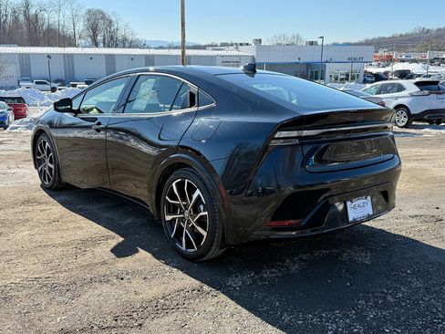 Used 2024 Toyota Prius Prime XSE Premium image 4