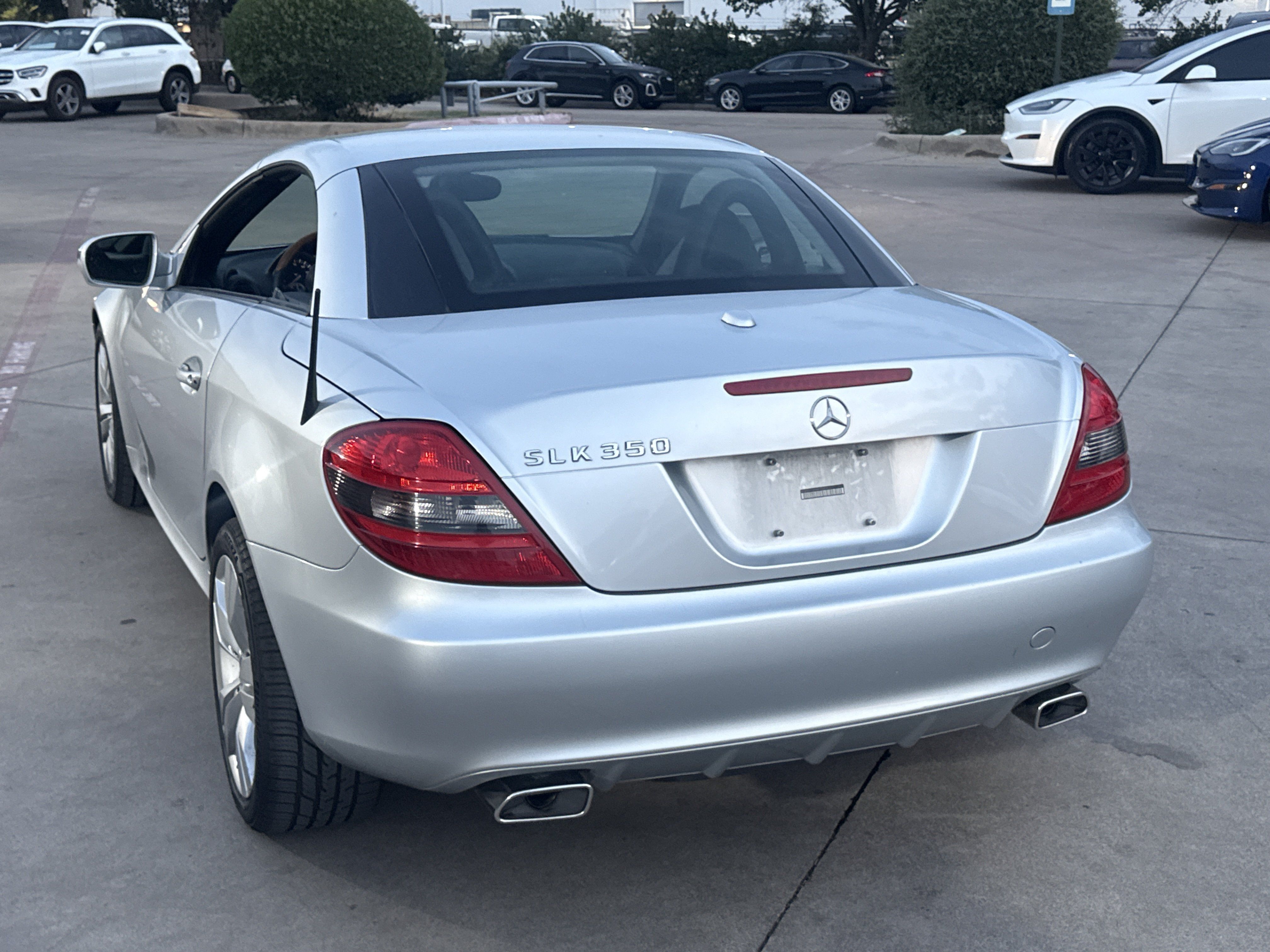 Used 2010 Mercedes-Benz SLK 350 image 4