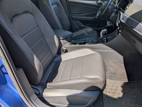 Used 2023 Volkswagen Jetta SE w/ Panoramic Sunroof Package FWD image 35