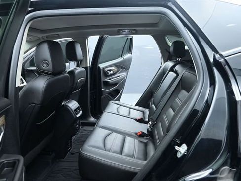 Used 2022 GMC Terrain Denali w/ Denali Premium Package AWD/4WD image 13