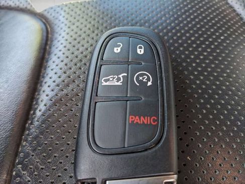 Used 2018 Jeep Cherokee Limited w/ Luxury Group FWD image 31