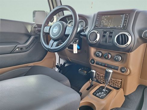 Used 2015 Jeep Wrangler Sahara w/ Connectivity Group image 15