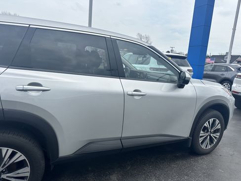 Used 2021 Nissan Rogue SV image 10