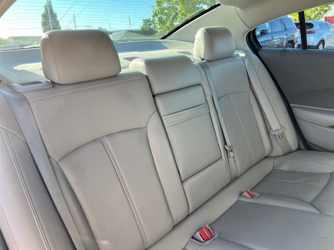 Used 2011 Buick LaCrosse CXL FWD image 18